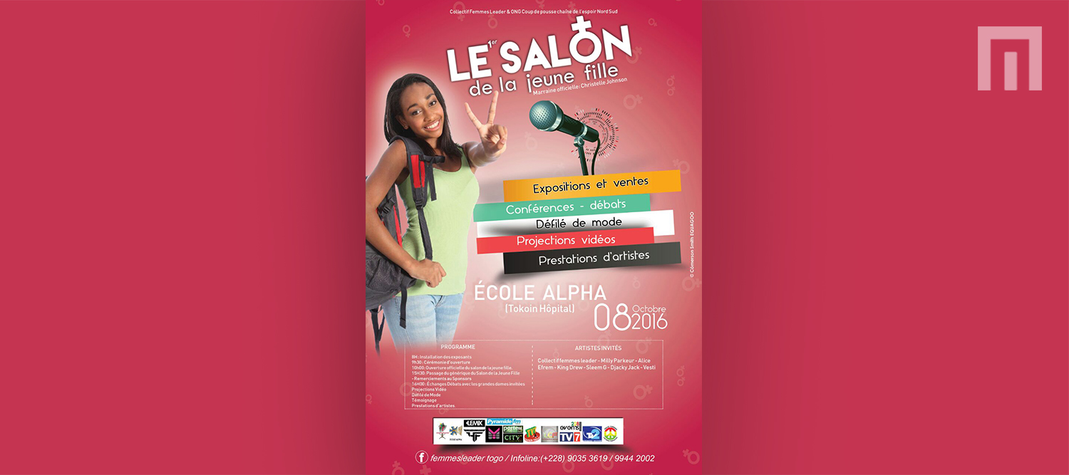 Des jeunes filles au salon