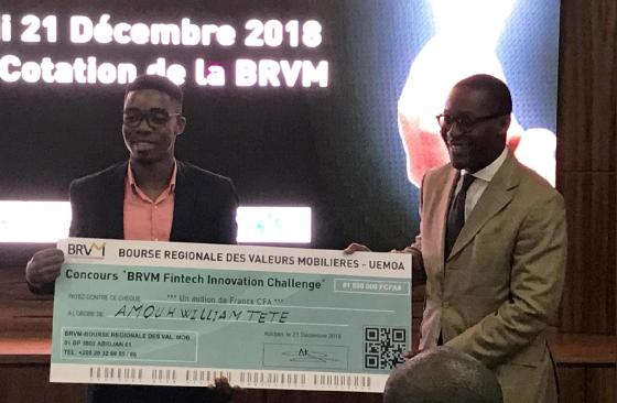 M. WILLIAM TETE AMOUH REMPORTE LE PRIX DE LA PREMIERE EDITION DU CONCOURS "BRVM FINTECH INNOVATION CHALLENGE 2018" À ABIDJAN