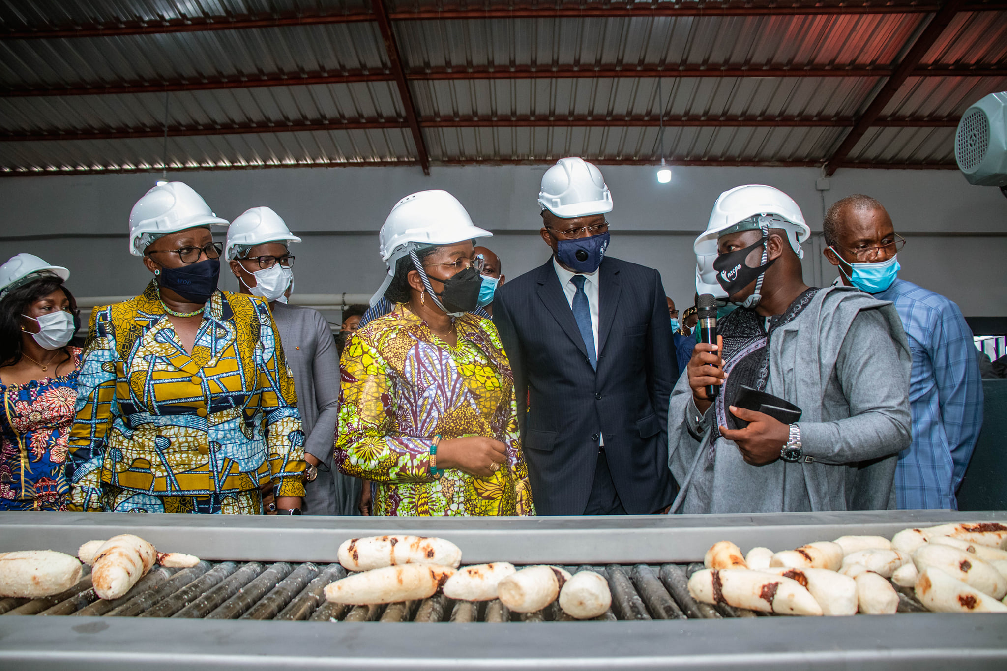 Le Togo inaugure une unité de transformation du manioc à Atakpamé